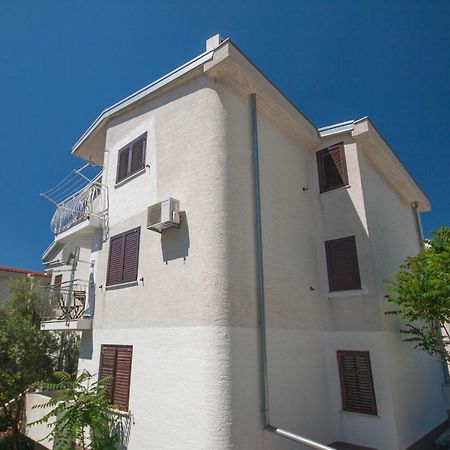 Blue Sky Baska Apartment Екстериор снимка